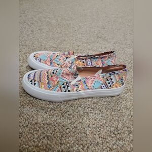 Mossimo Supply co womens slip On Shoes